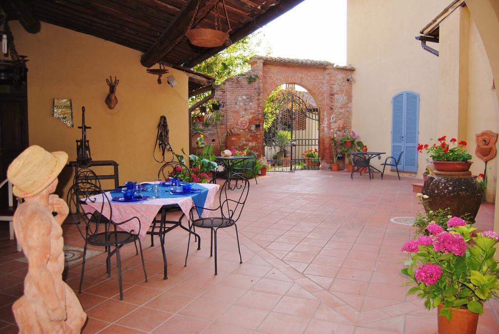 Il Colombaio, Siena -Appartamenti E Camere-Isola d'Arbia エクステリア 写真