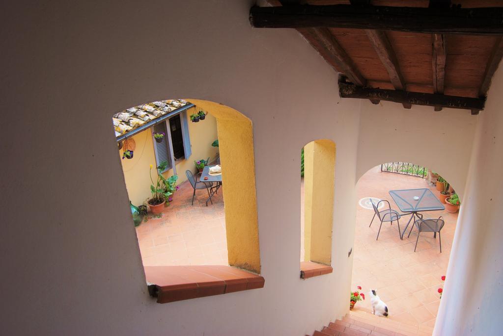 Il Colombaio, Siena -Appartamenti E Camere-Isola d'Arbia エクステリア 写真