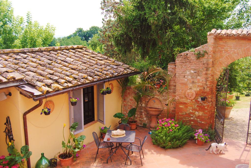 Il Colombaio, Siena -Appartamenti E Camere-Isola d'Arbia エクステリア 写真