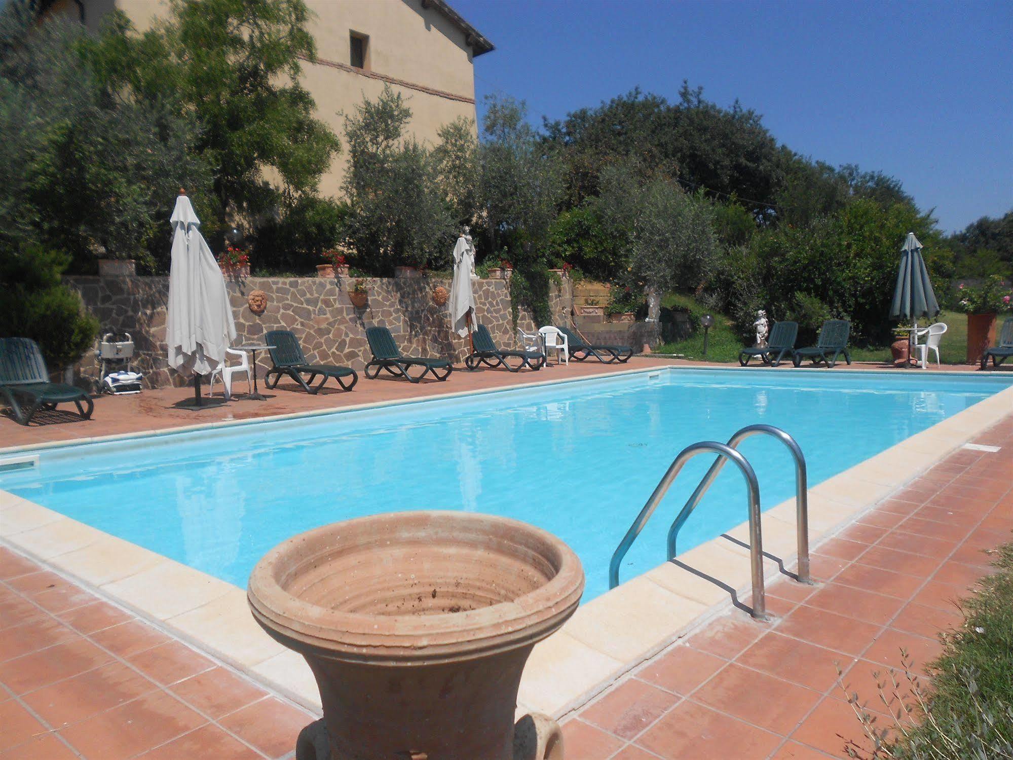 Il Colombaio, Siena -Appartamenti E Camere-Isola d'Arbia エクステリア 写真