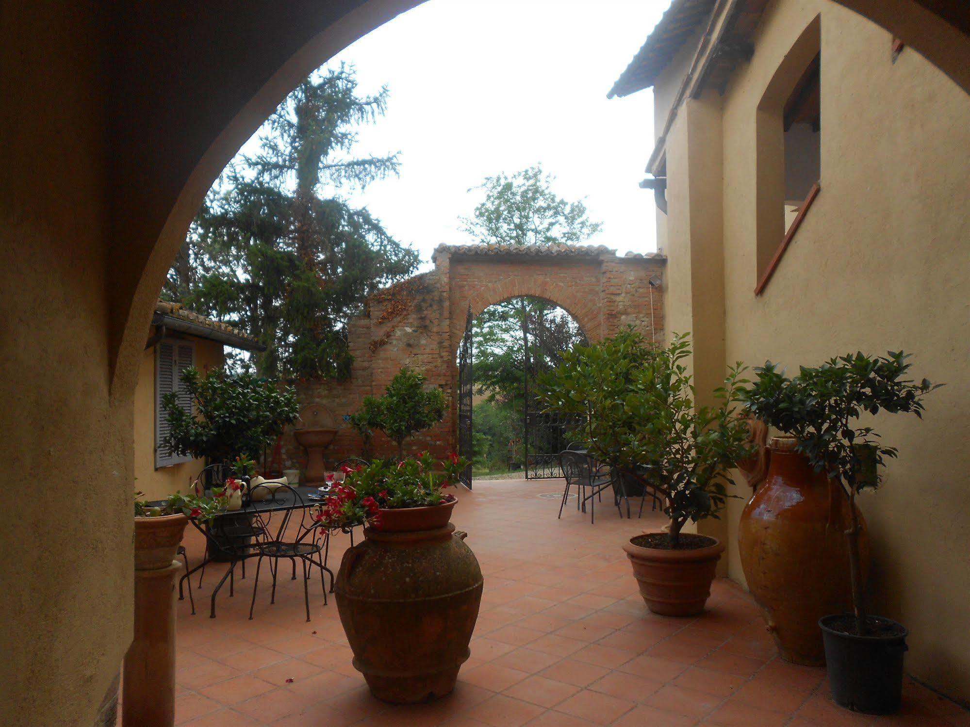 Il Colombaio, Siena -Appartamenti E Camere-Isola d'Arbia エクステリア 写真